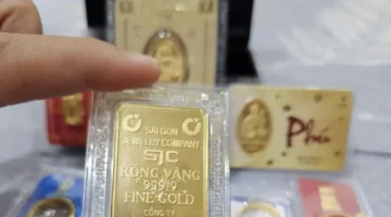 سعر قياسي جديد.. تغيرات كبرى تضرب أسعار سبائك الذهب وخواتم عيار 9999 عالميًا